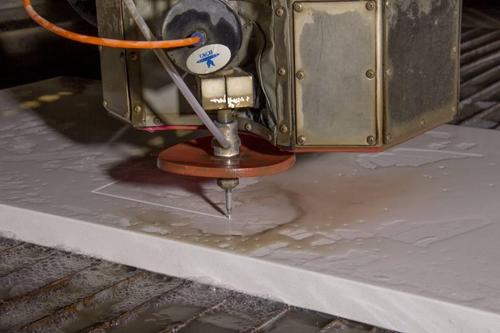 水刀切割機(jī)出現(xiàn)崩邊 水刀切割機(jī)出現(xiàn)崩邊